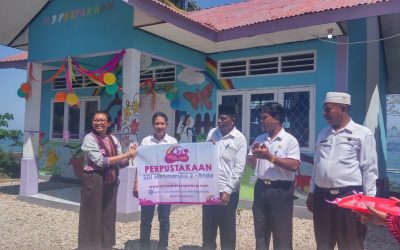 Inauguration of the 98th Rainbow Reading Gardens Library at SD Inpres Metinumba 2, Pulau Ende, Ende, Flores, NTT