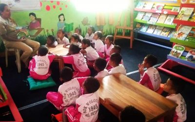 CERITA BAIK DARI SDK WOLOTOLO (MEMBANGUN INTERAKSI DAN RASA PERCAYA DIRI ANAK MELALUI KEGIATAN MEMBACA )