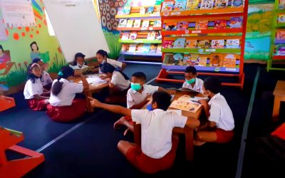 Ayo Kita Serbu Perpustakaan! – Semangat Membaca Siswa-Siswi SDK Wolotolo