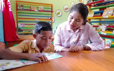 Dari Kesulitan Menuju Kesuksesan: Kemajuan Membaca Juan dengan Dukungan Rutin Guru di Perpustakaan