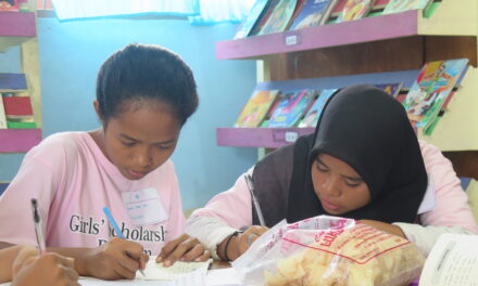 Berita Gembira: Dua Penerima Girls’ Scholarship Berhasil Lulus SMA