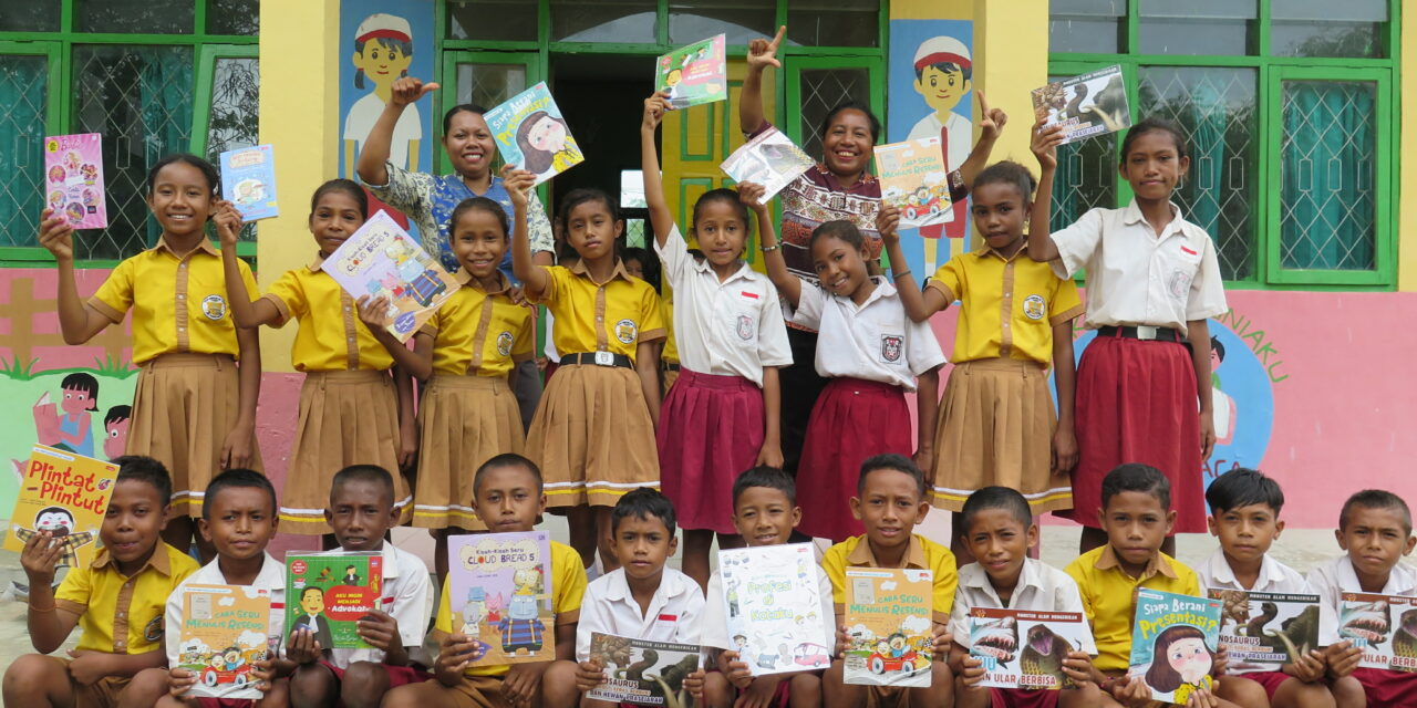 Dedikasi Guru dan Kepala Sekolah dalam Meningkatkan Literasi di SDK Nggolonio